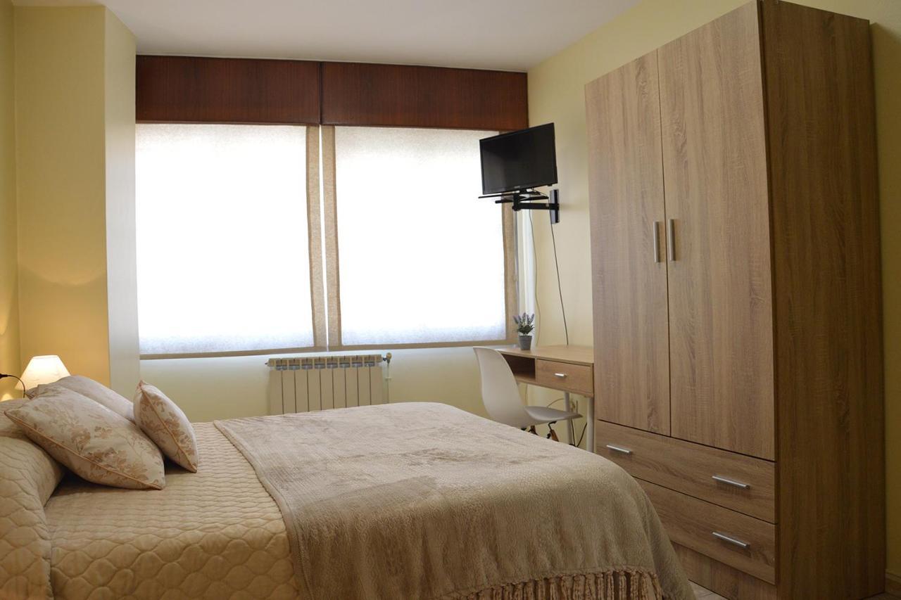 Pension Quilmes Vimianzo Exterior photo